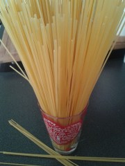 Foto: Spaghetti in einem Glas