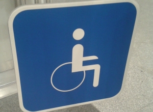 Foto: Standard-Symbol eines Rollstuhlfahrers
