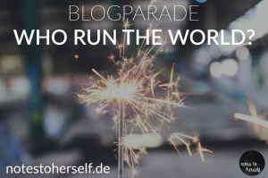 Foto: brennende Wunderkerze mit der Aufschrift: Blogparade Who rund the world?